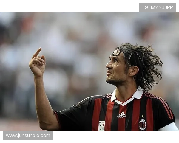 马尔蒂尼防守艺术再现，经典防守动作与战术智慧值得关注