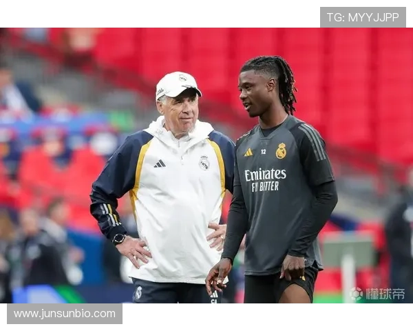 卡马文加 vs 德容:中场推进能力与节奏控制差异 卡马文加 vs 德容:中场推进能力与节奏控制差异