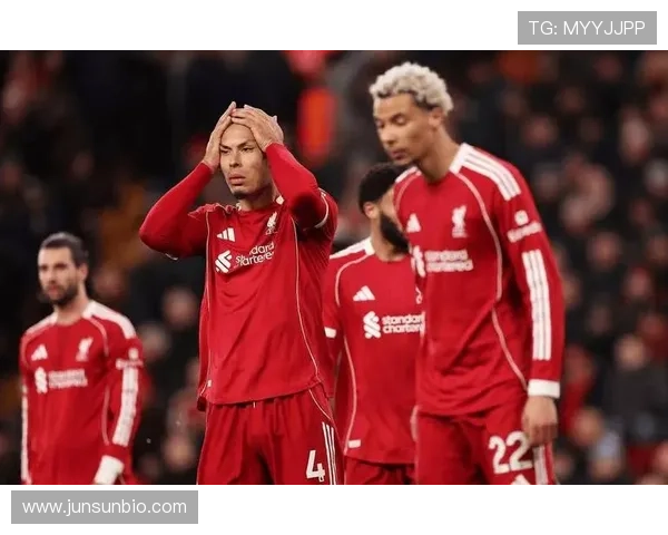 曼联近期比赛节奏混乱，全队失控问题逐步反映在成绩上