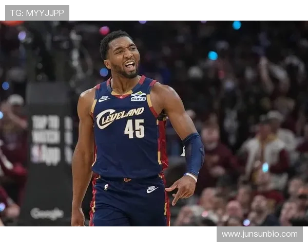 米切尔季后赛砍下30+，对比常规赛得分结构更趋高效